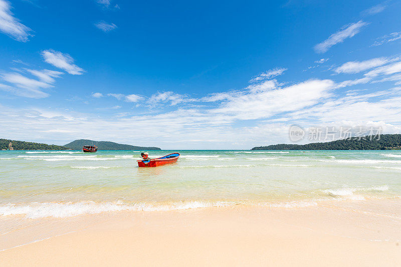 美丽的海景，在夏季的海滩上柬埔寨的Kep省Koh Tonsay